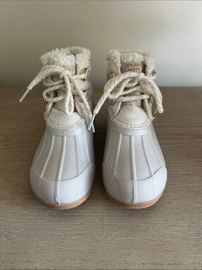 Sperry girls Port Alpine duck boots  faux fur white size 11
